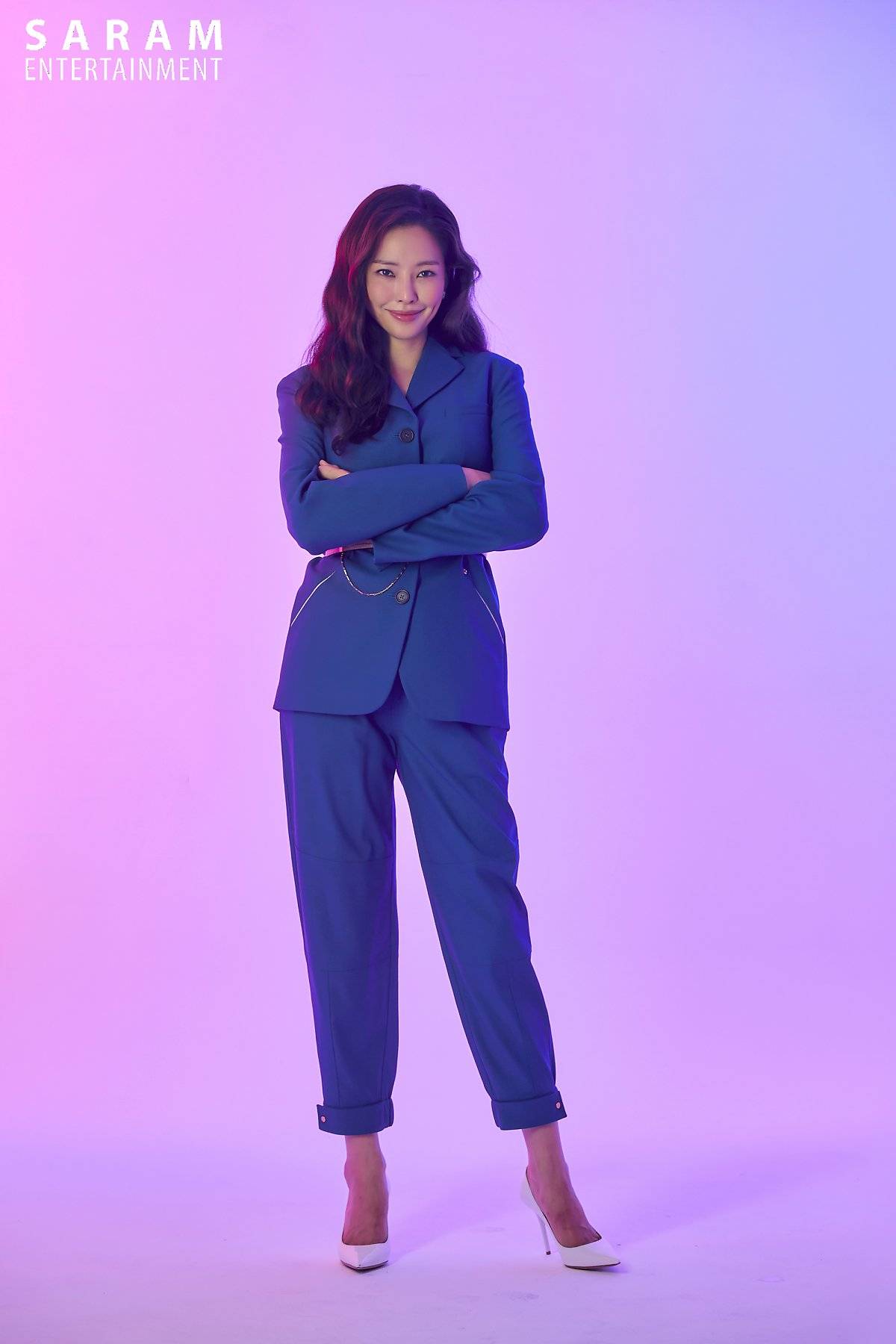 Lee Ha Nee Saram Entertainment Profile photos